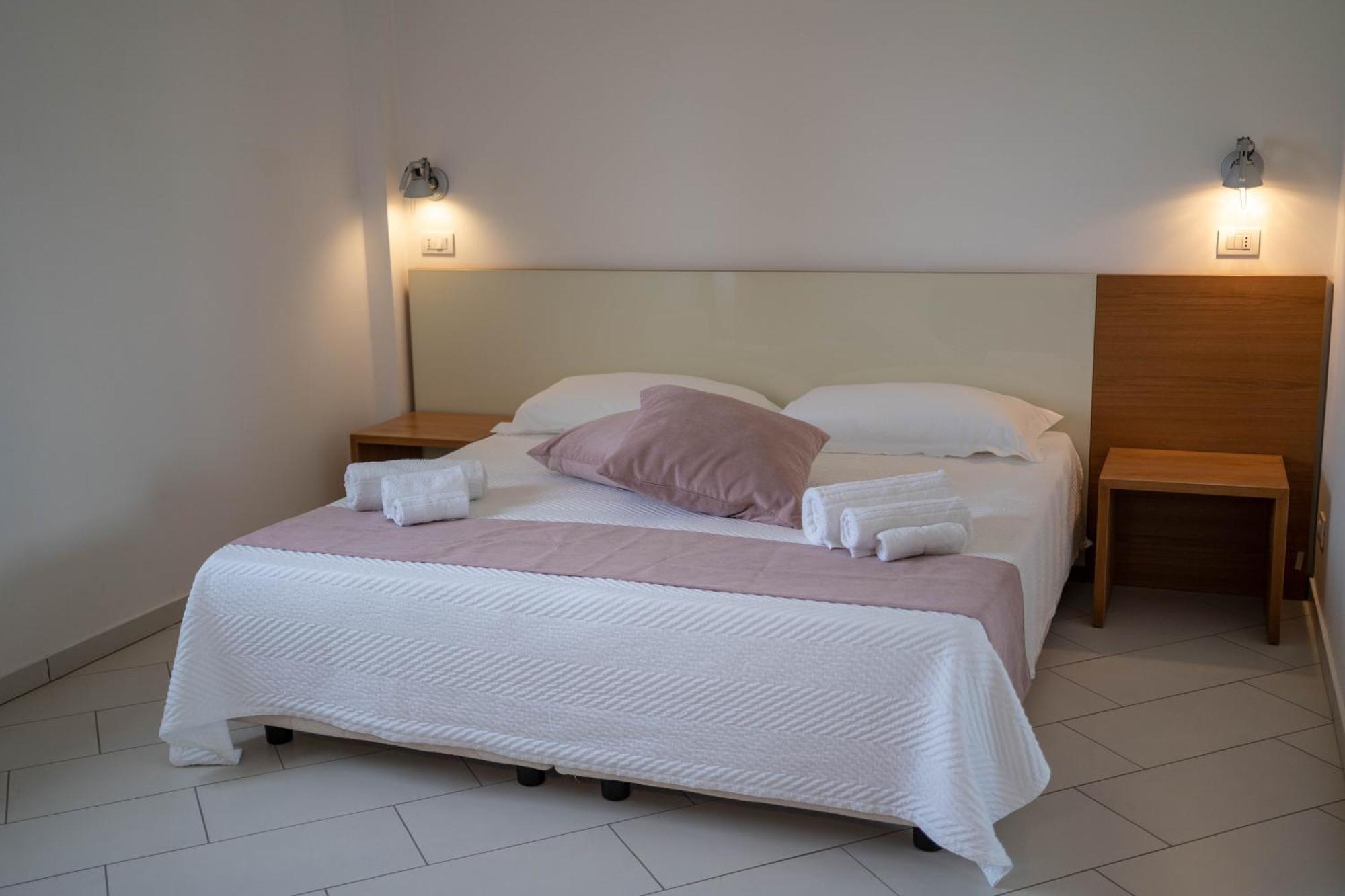 Sikelika Residence Sul Mare Scoglitti Buitenkant foto