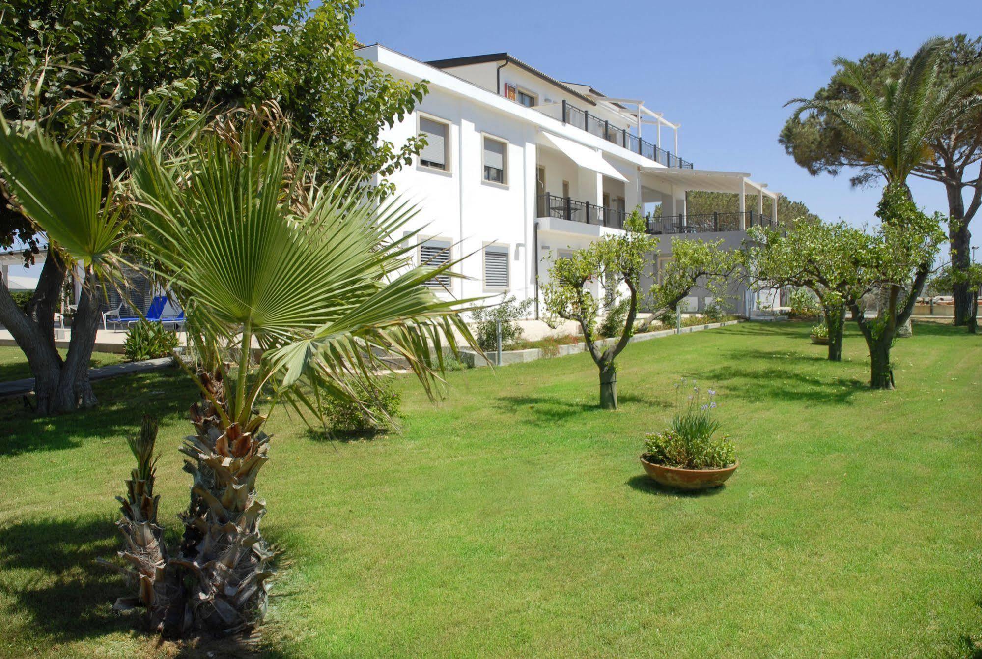 Sikelika Residence Sul Mare Scoglitti Buitenkant foto